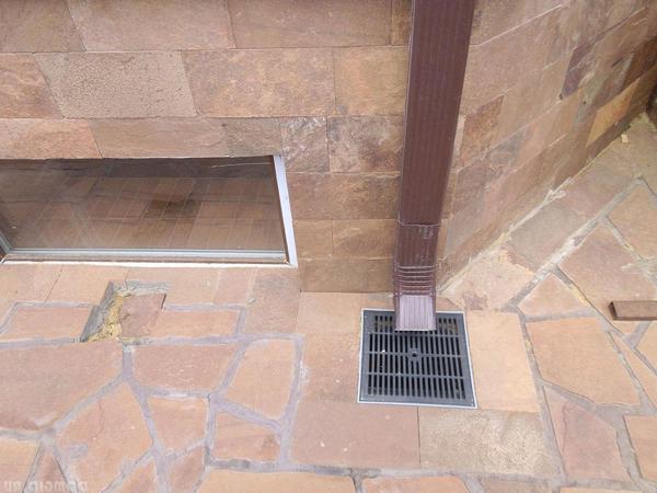 Точечный дренаж часто используется в сочетании с линейным как устроить дренаж на участке своими руками