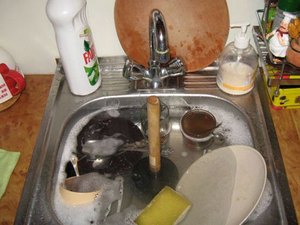 Сода и уксус — простые помощники в устранении засоров канализации