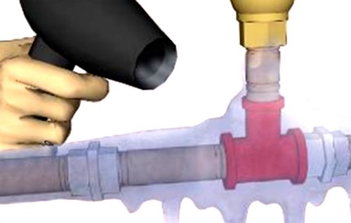 Обогрев замерзших труб феном как разморозить воду в пластиковой трубе